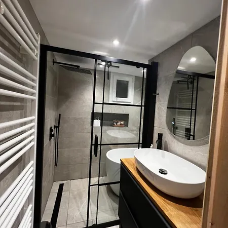 Gite De Charme Pour 6 Personnes A Apt Buitenkant foto